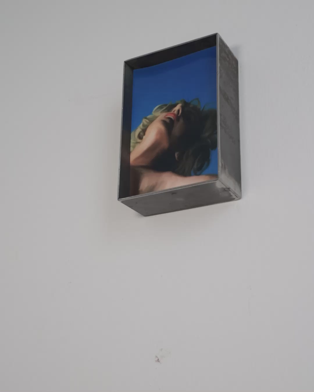 METAL FRAMES FOR PHOTOGRAPHS
